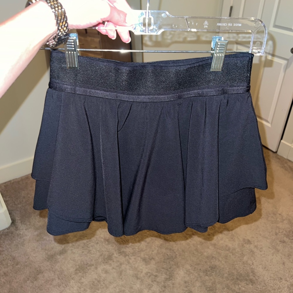 Lululemon black skirt